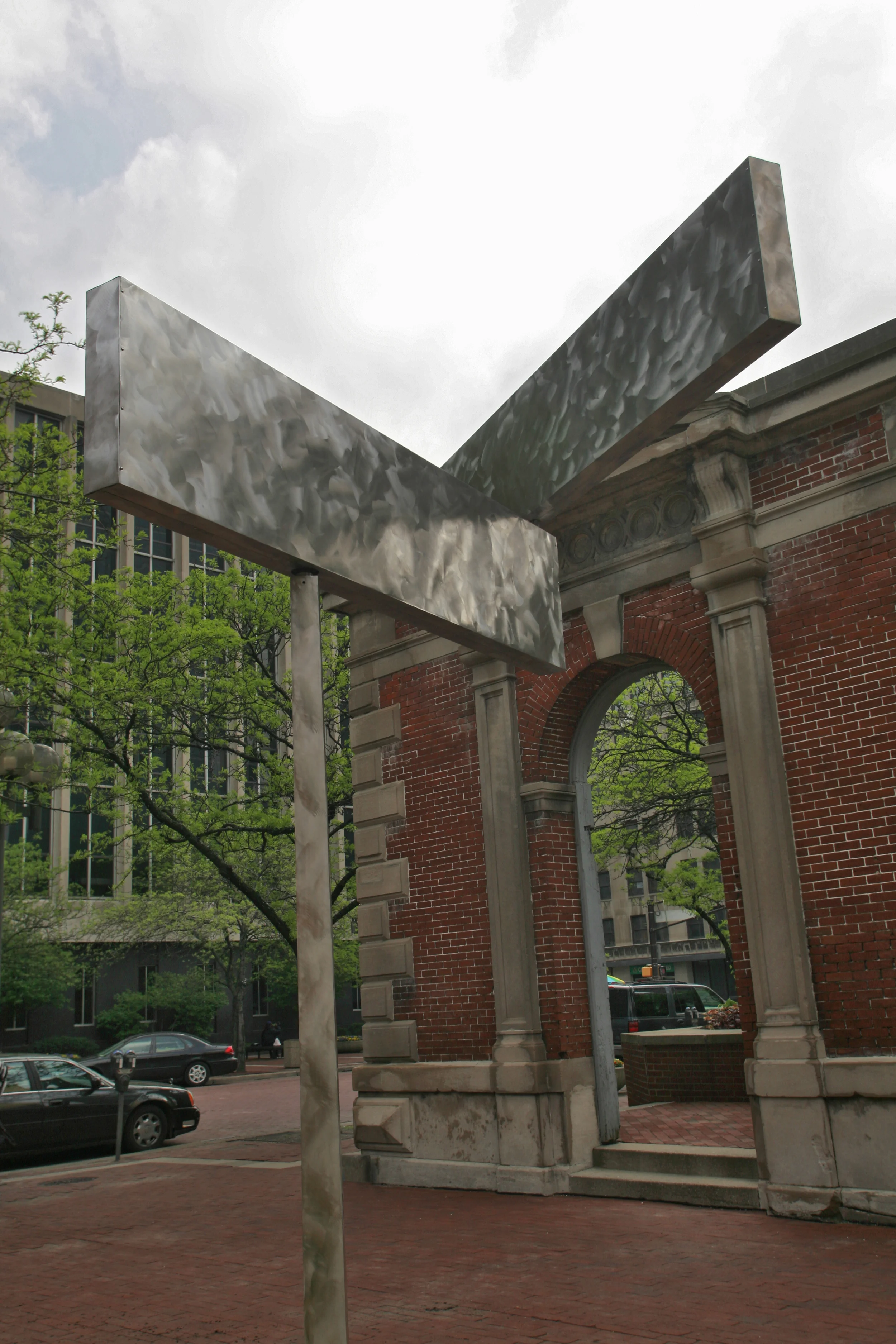   Two Rectangles Horizontal Jointed Gyratory, 1994, by George Rickey   Stainless steel, 15 ft. x 16 ft. 8 in. x 10 ft. 2 in., radius 13 ft. 4 in., unique.      Photo by Michelle Pemberton  