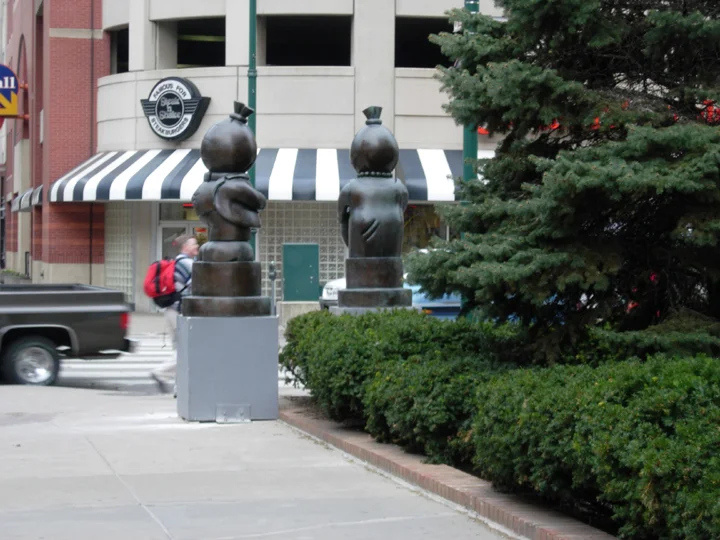    King,&nbsp;1997   Bronze, edition 1 of 3&nbsp; 77 x 30 x 30 in.      Queen, 1997   Bronze, edition 1 of 3 80 x 29 x 29 1/2 in.    Location: Intersection of Maryland and Illinois streets outside Circle Center Mall, Indianapolis. 