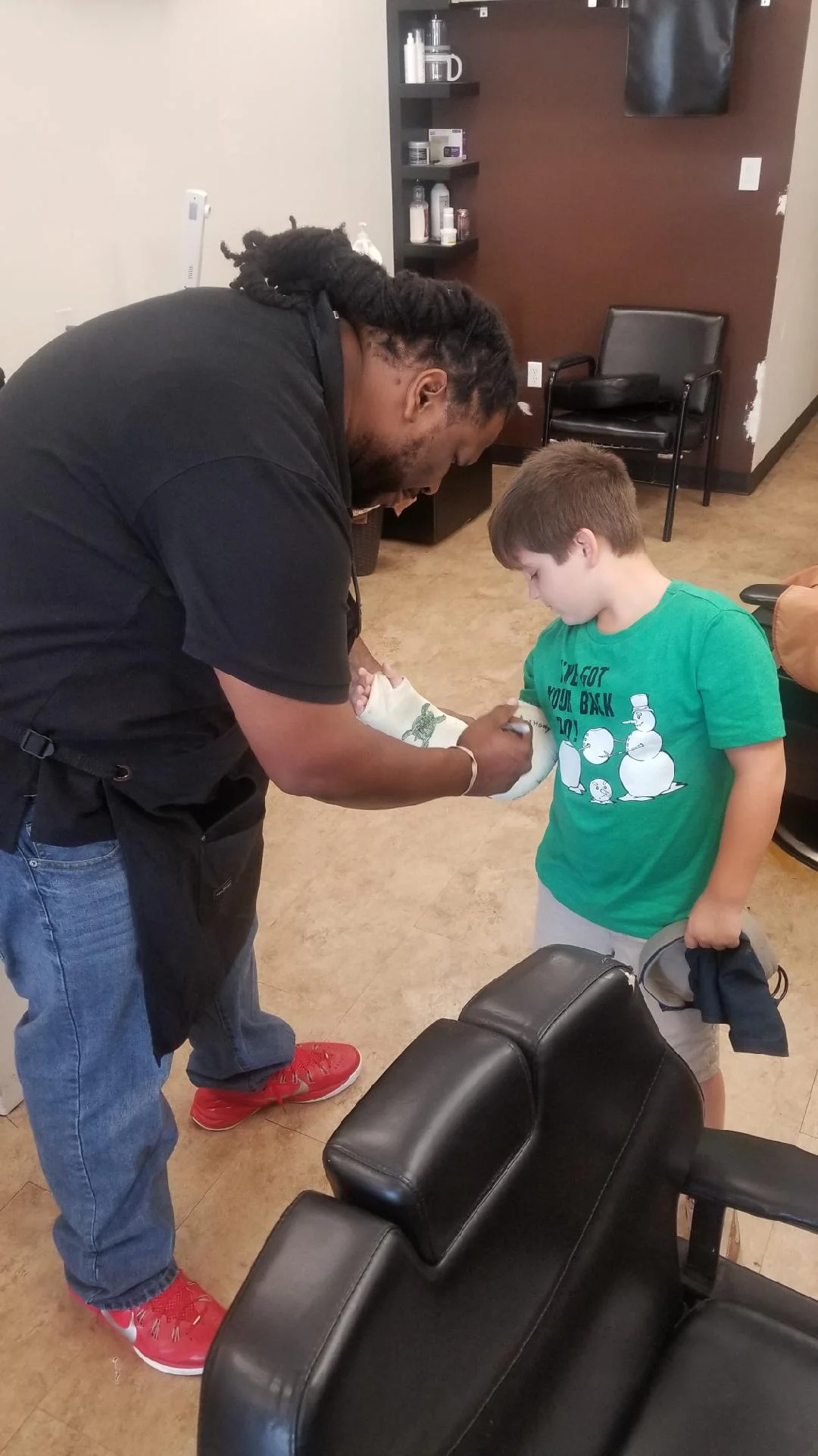 ClipperhandzINC Presents: A Community Family Oriented Barbershop