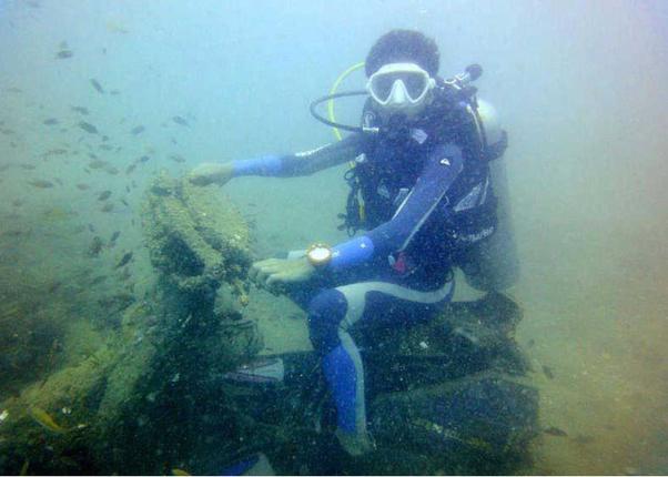 Discover SCUBA Diving (Optional) The student will experience the undersea world on scuba equipment, and dive to a depth of 12m! Dive into the Bay of Bengal and your Indian Seas! Find some spectacular fish and swaying plants. Explore beautiful corals and fantastic marine life. Get some underwater photos of yourself, your family, and your friends scuba diving! A certificate of recognition is issued following completion of the course. Get your own personal underwater scuba diving photos!
