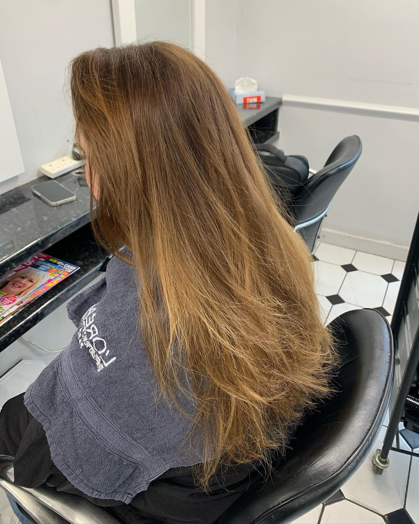 This is just 2 examples off my gorgeous clients that this is how you can still have colour in your hair naturally! Absolutely loving this style at the moment 🤍