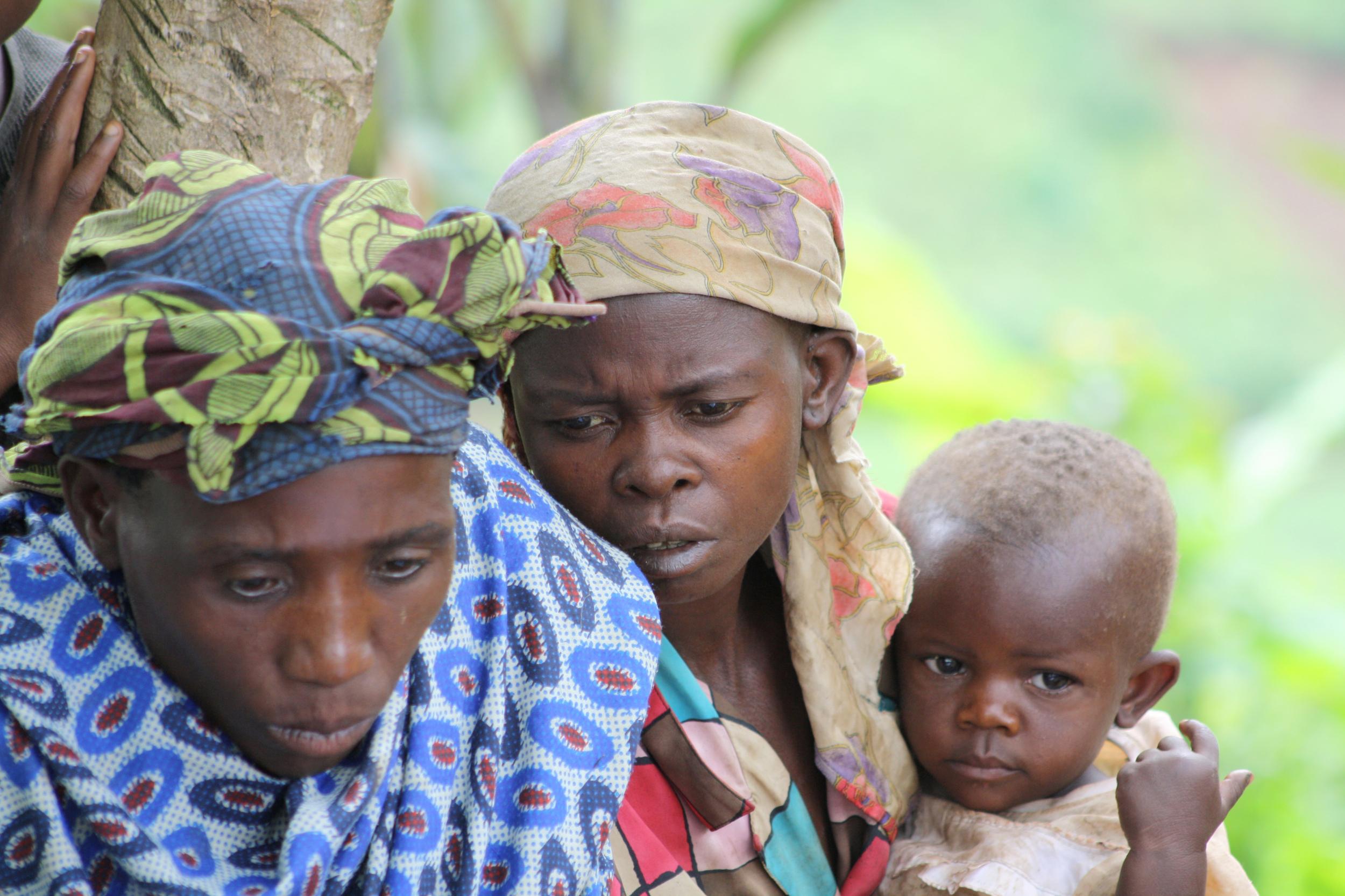  Batwa women and child, Kanungu, Uganda 