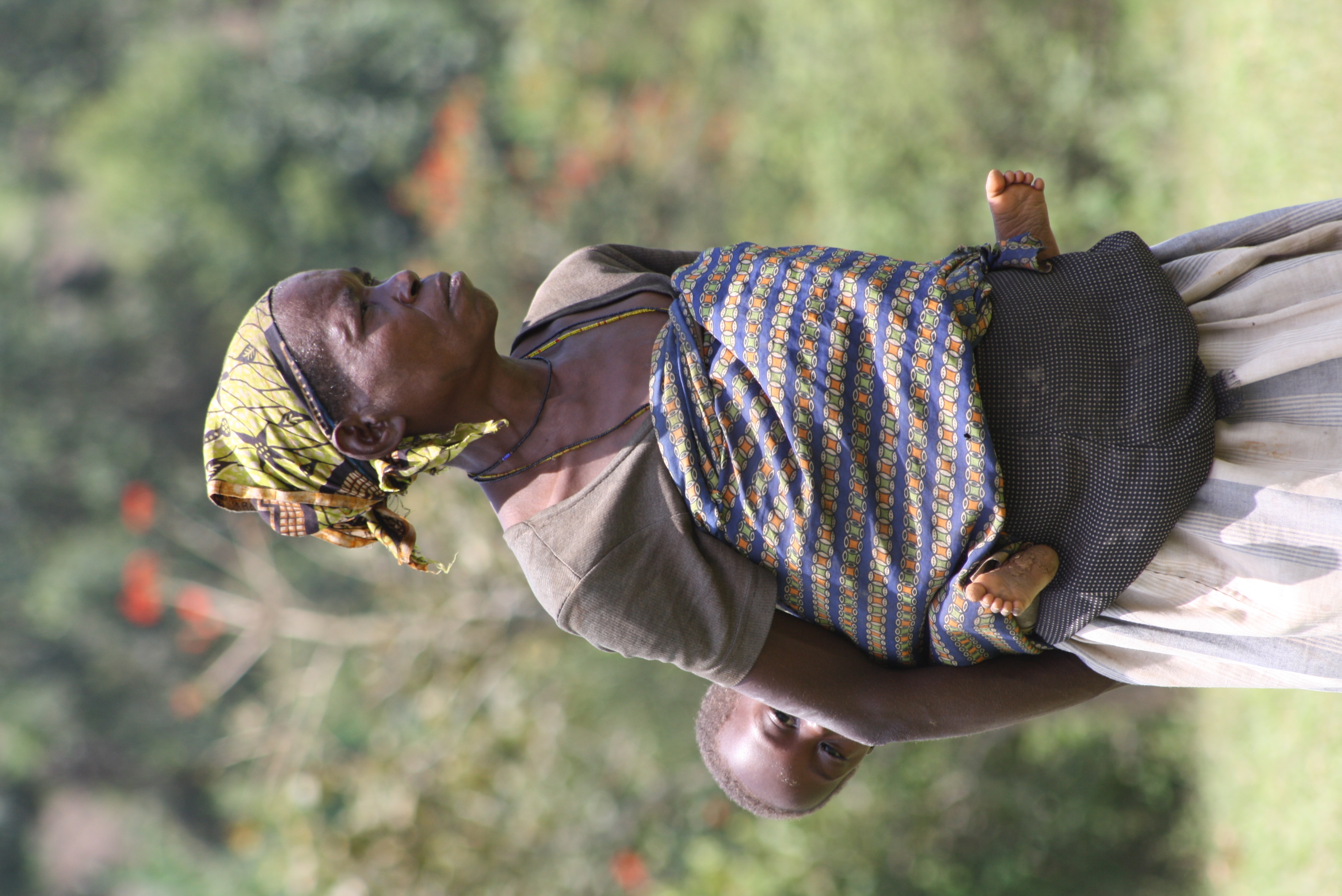  Batwa woman and child, Kanungu, Uganda 