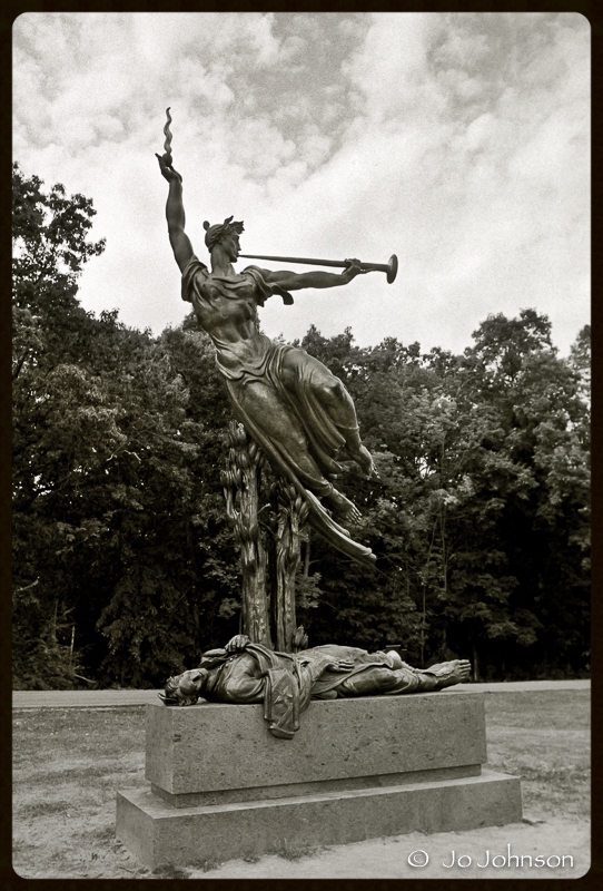 Louisiana State Monument Artist: Donald DeLue