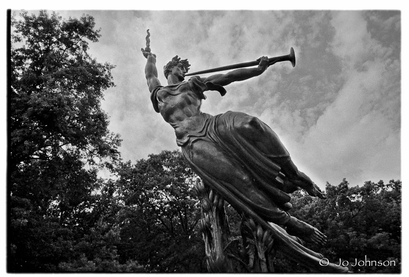 Louisiana State Monument Artist: Donald DeLue