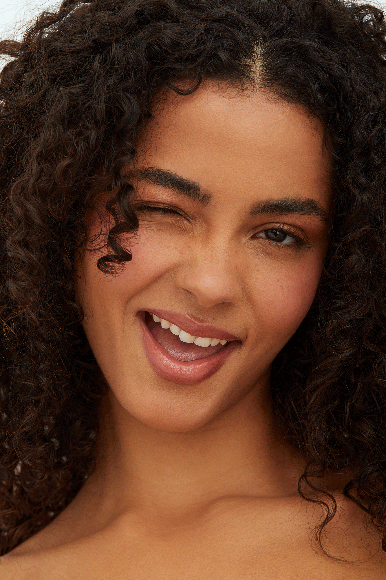 skincare-skin-real-texture-natural-light-photgraphy-campaign-lauren-alexandra.gif