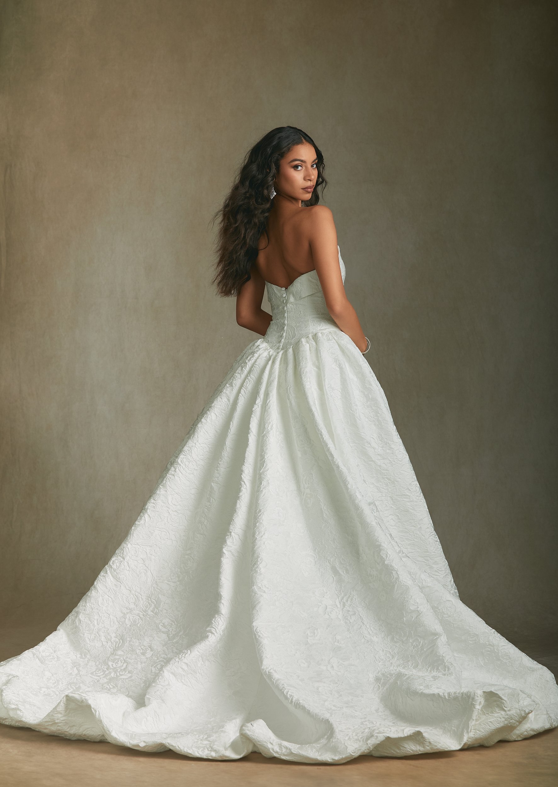azaziebridal 1.jpg