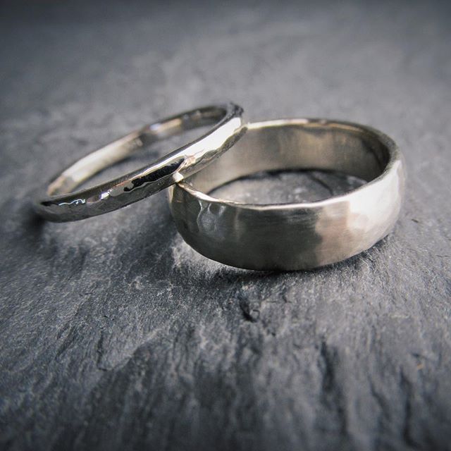 A sweet hammered set for an awesome couple who live in one of my favorite cities ever, Toronto. ❤️
.
.
.
.
.
.
#hammeredbands #weddingsrings #ido #marryme #hammer #forged #texture #handforged #whitegold #gold #goldrings #hisandhers #yes