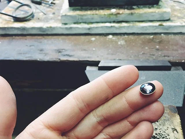 My hands have the capacity to build intricate small things out of metal and stones, and for that I am grateful. What are you grateful for?
.
.
.
.
.
#hands #makershands #spinel #jewelry #grateful #maker #handfabricatedjewelry