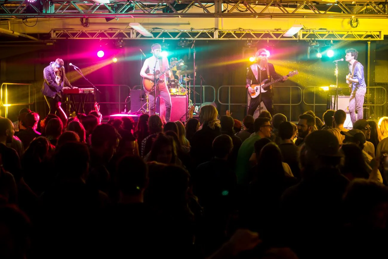 Madaila Live Photo1.jpg
