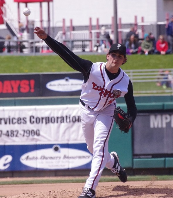 RHP Chase De Jong pitched six innings as the class-A Lansing Lugnuts edged the West Michigan Whitecaps allowing one run on three hits and two walks.