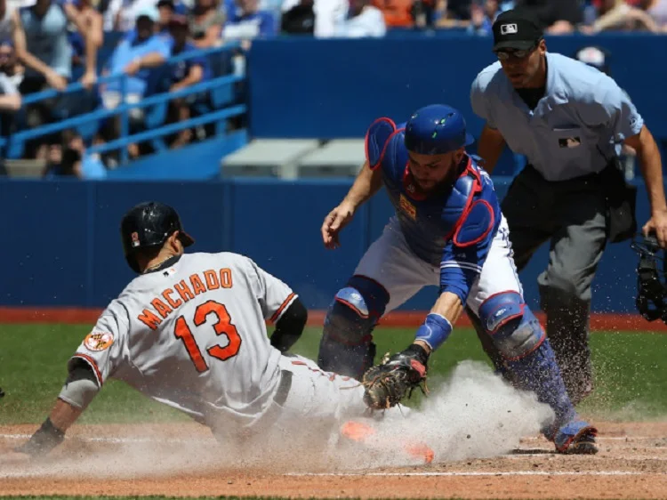 O's rally follows missed Jays opportunities