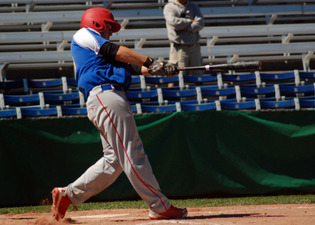 Gibson Krzeminski singled doubled and knocked in a pair of runs for the Windsor Selects against the Ontario Blue Jays as Windsor swept Pool A play with a 3-0 record.