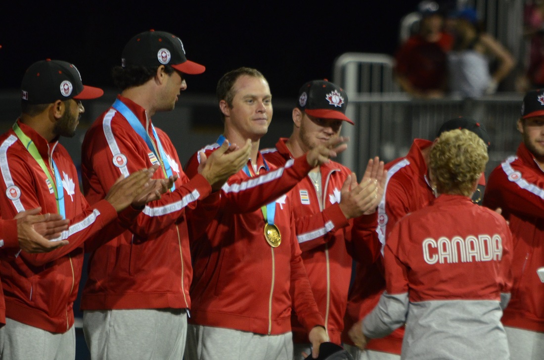 LHP Andrew Albers, without hat, (North Battleford, Sask.) worked two innings as Canada won Pan Am gold over the USA -- just as he was on the mound in the gold medal win in 2011. Photo: Alexis Brudnicki.
