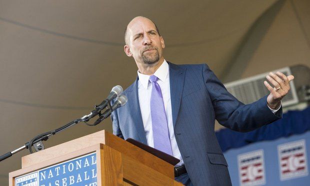 John Smoltz told parents in the crowd of 45,000 that baseball is "not a year-round sport ... take care of those dynamic young arms."