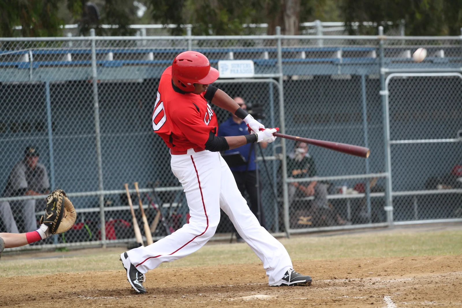 Deveaux, Aldred go deep as Canucks lose 4-3