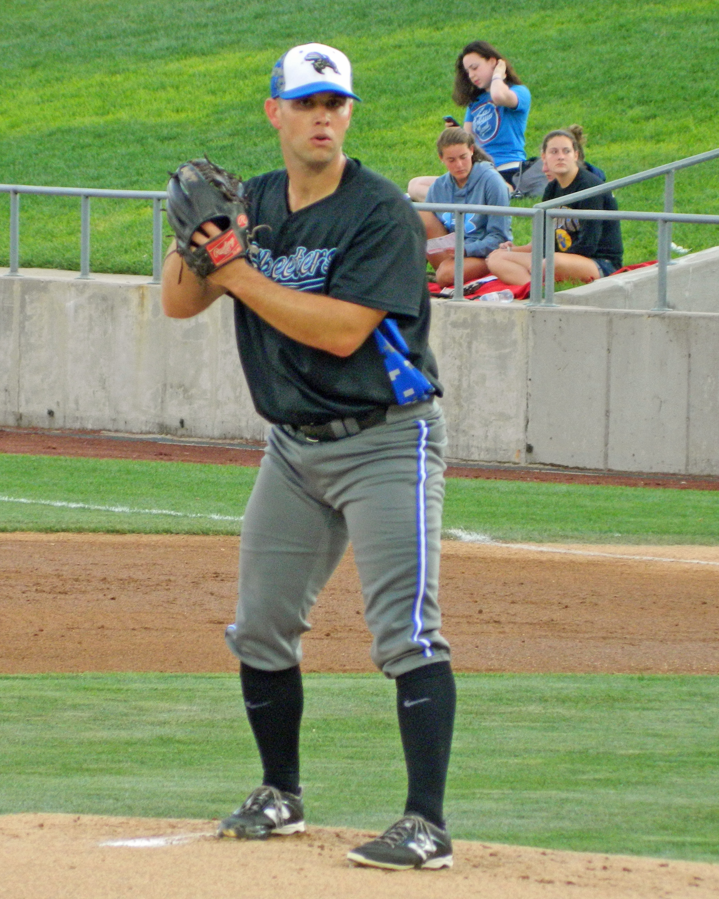 Jays sign RHP Derek Blacksher