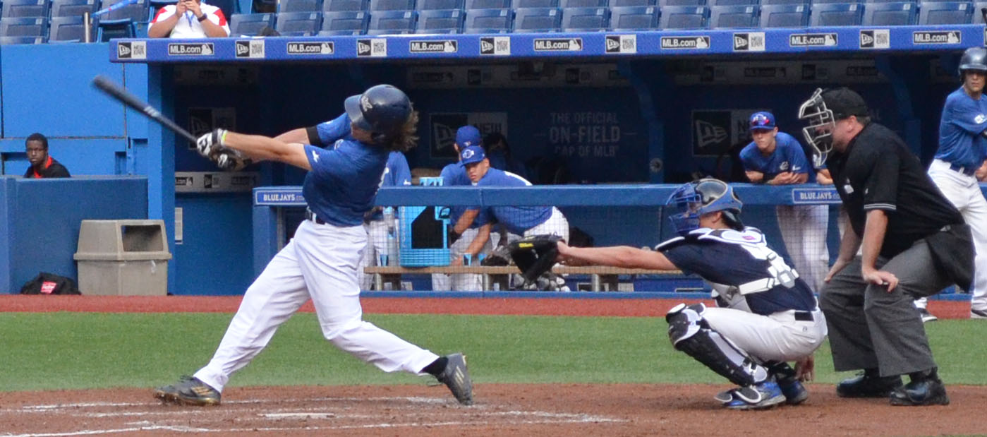 Quebec Blue overwhelms Futures Navy to begin title defence