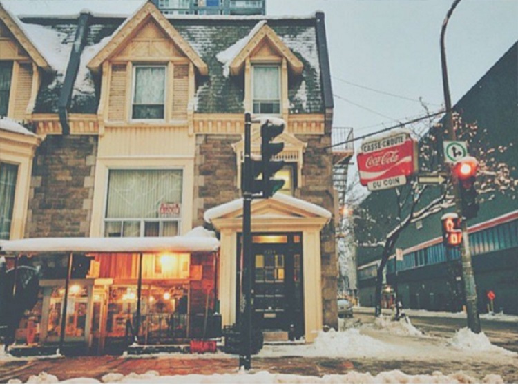 Moe’s Casse-Croute du Coina Montreal landmark, is about to close. 