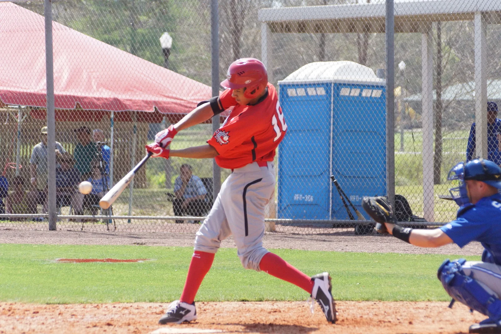Two-run single by Reeves puts Jays on road to win over Canuck Jrs. 