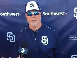 Dickerson celebrates Big Mac's 20th anniversary with 500 level homer