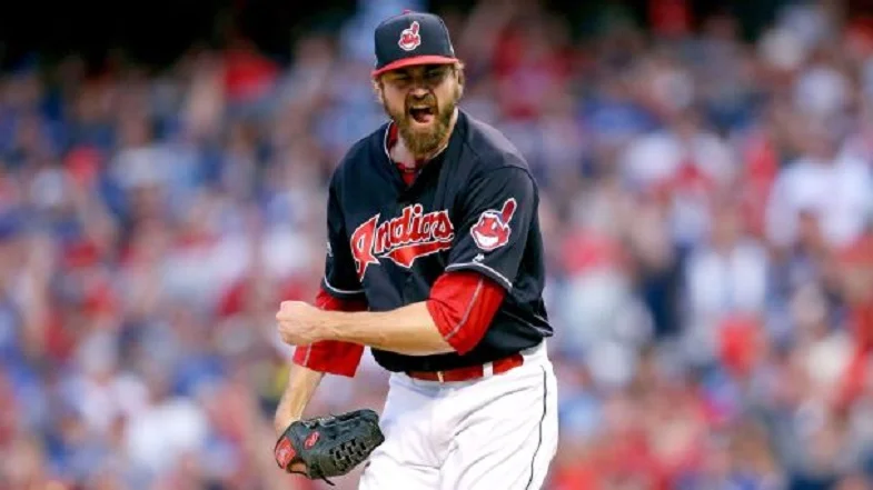Elliott: 6-foot-7 Miller giant problem in first 3 games for Jays 