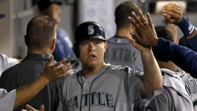 Spring Notebook: Lind looks back on time with Blue Jays