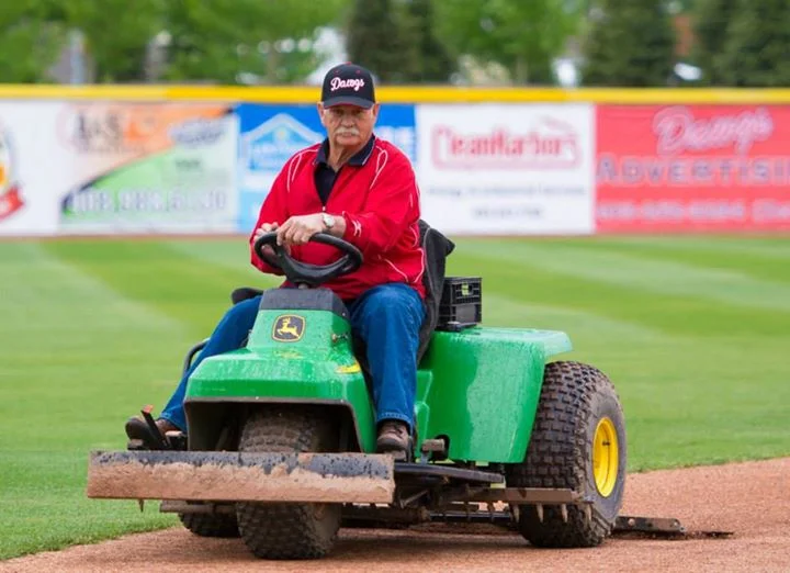 Alberta's Mr. Baseball still going strong for the Dawgs