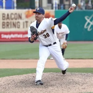 Giants sign Martin from York Revolution