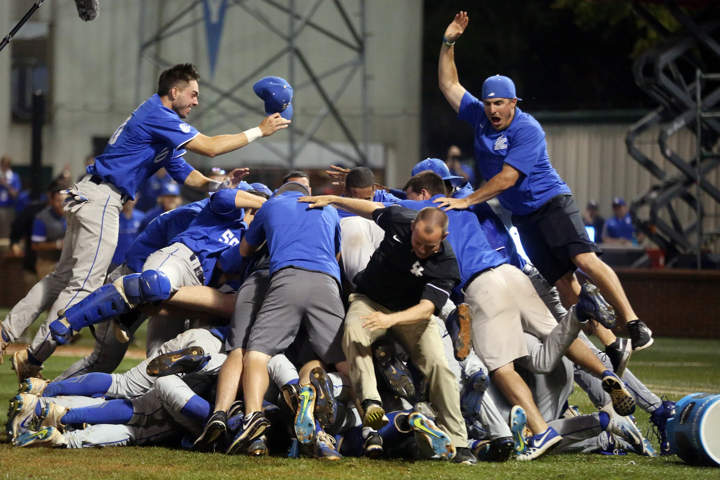 Cottam, Pompey, Pop advance with Kentucky 