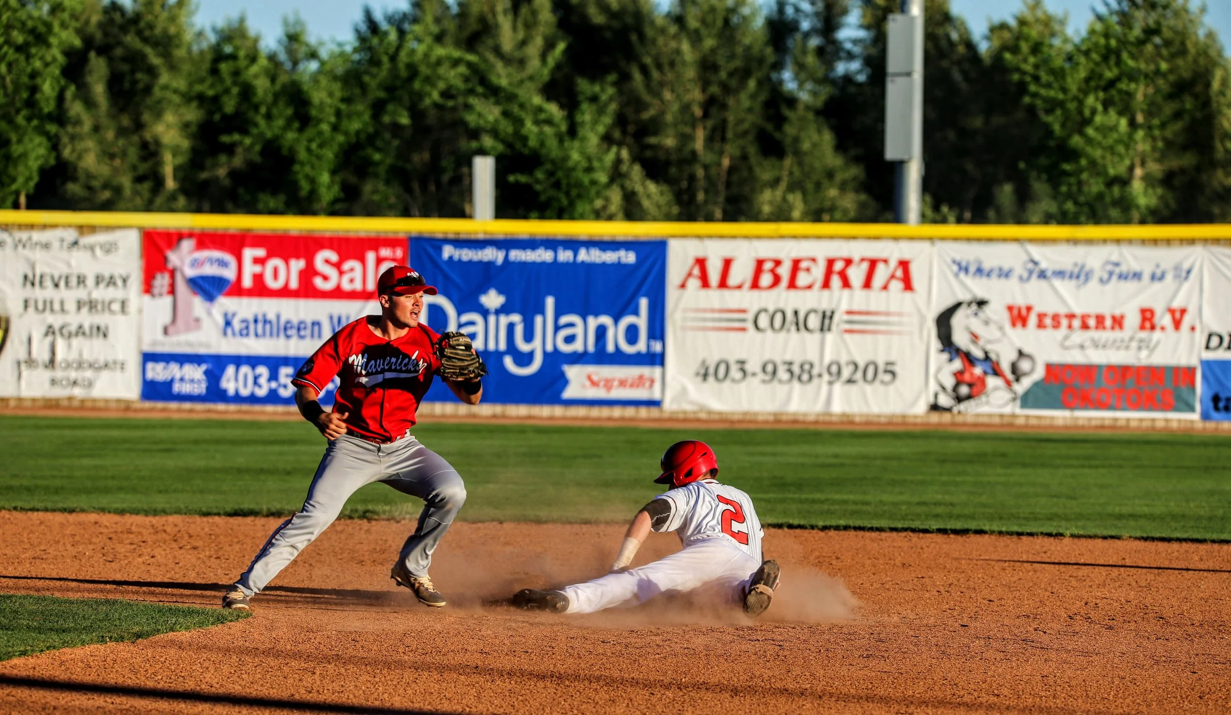 Rain delay hurts Dawgs in first home loss