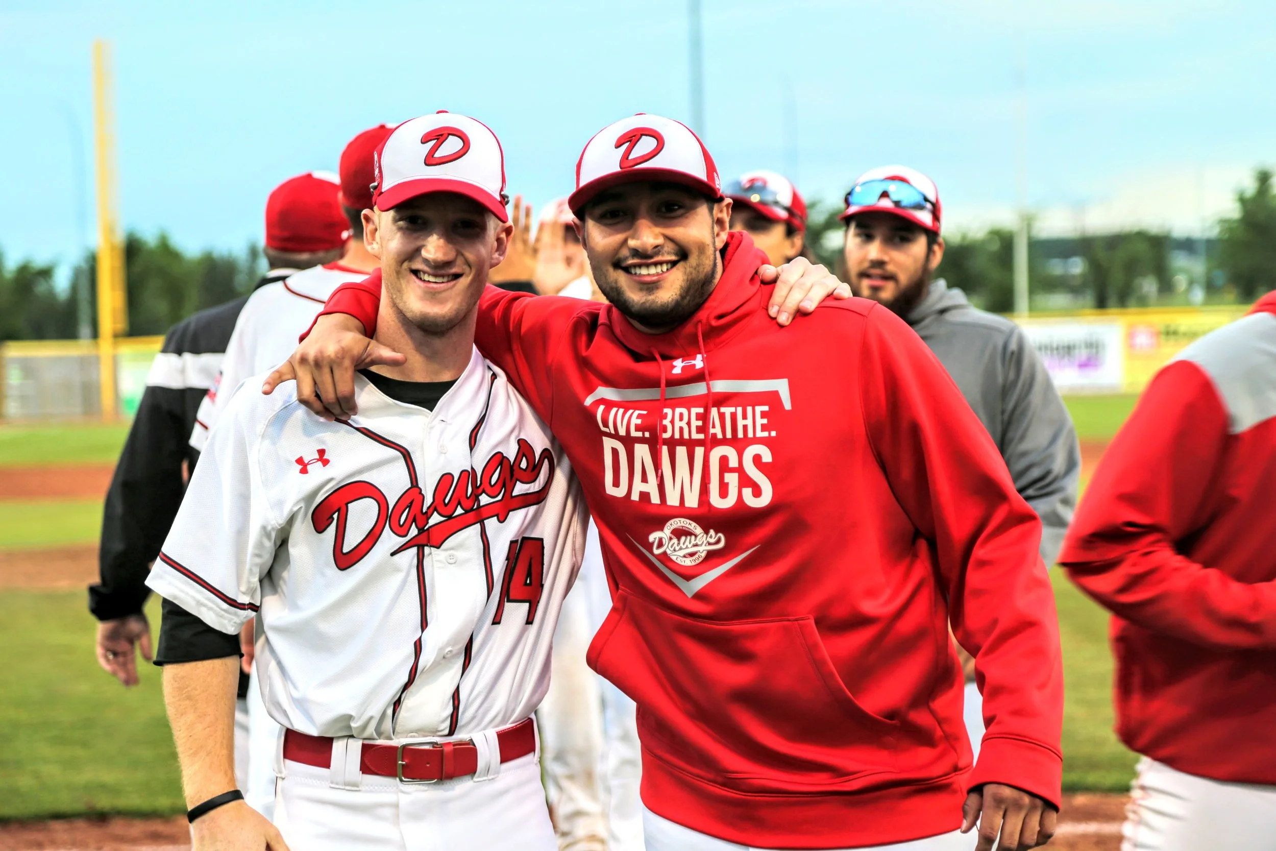 John Hawk, Anthony Balderas work wonders in Dawgs' third straight win