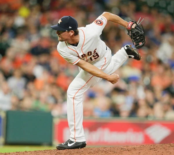 Blue Jays sign reliever Tyler Clippard