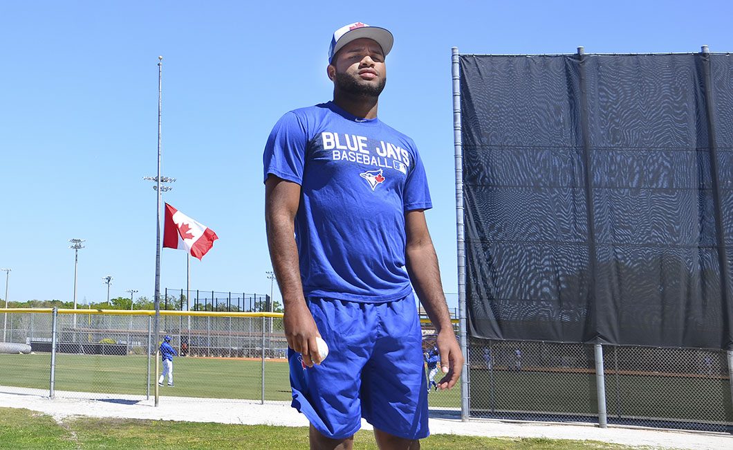 Jays' prospect Yennsy Diaz discusses his acclimation process