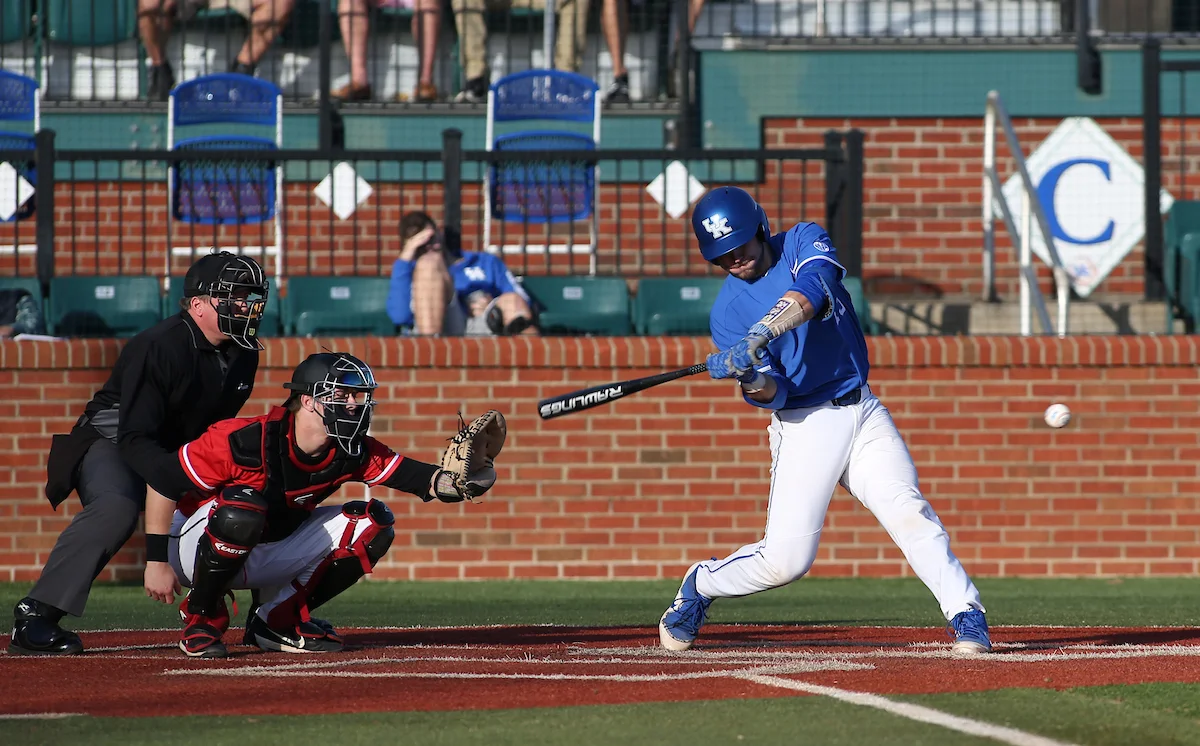 Cottam sets HR record as Kentucky loses to Bama