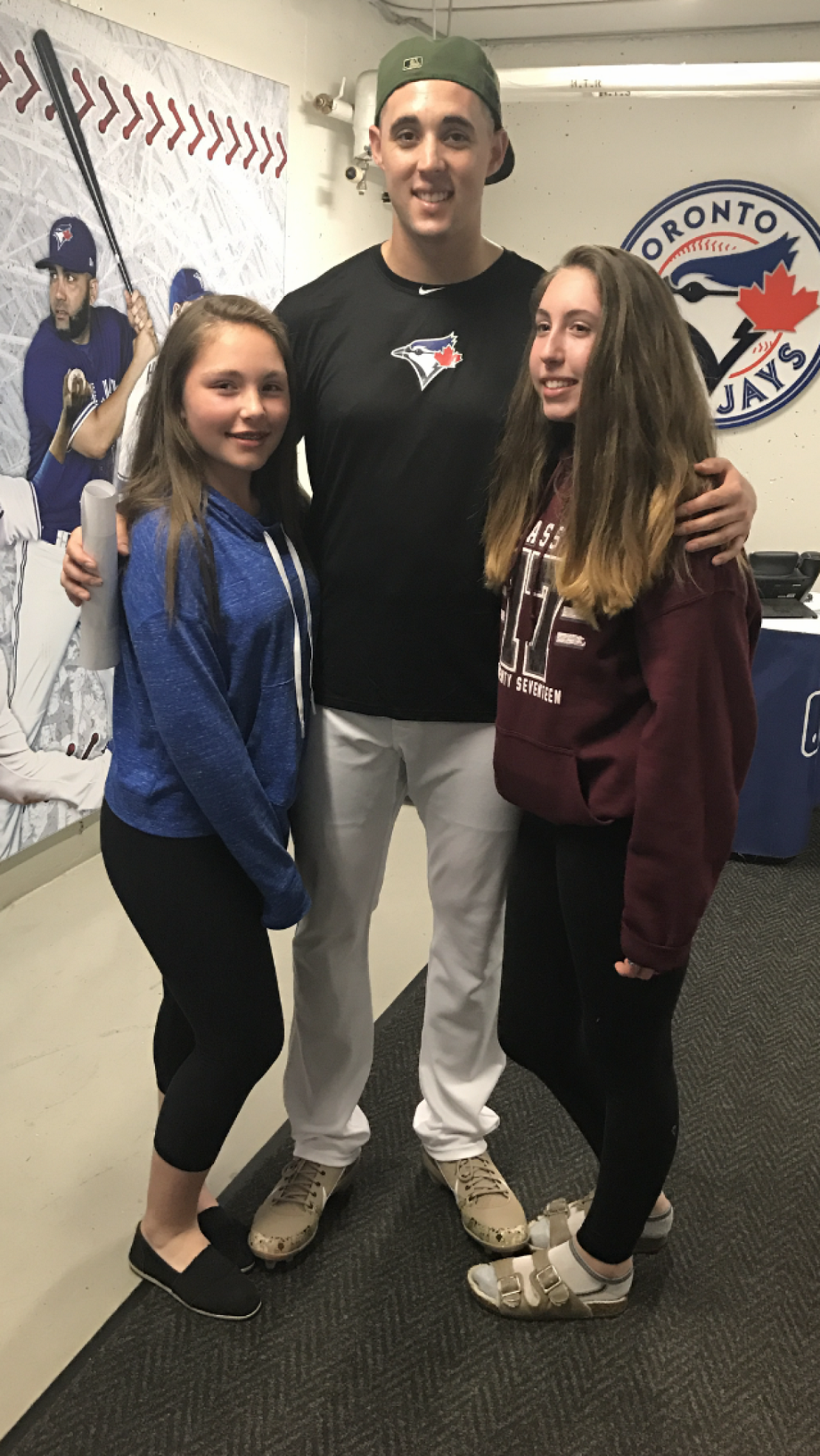 Elliott: Chance meeting led Aaron Sanchez and family to deep friendship