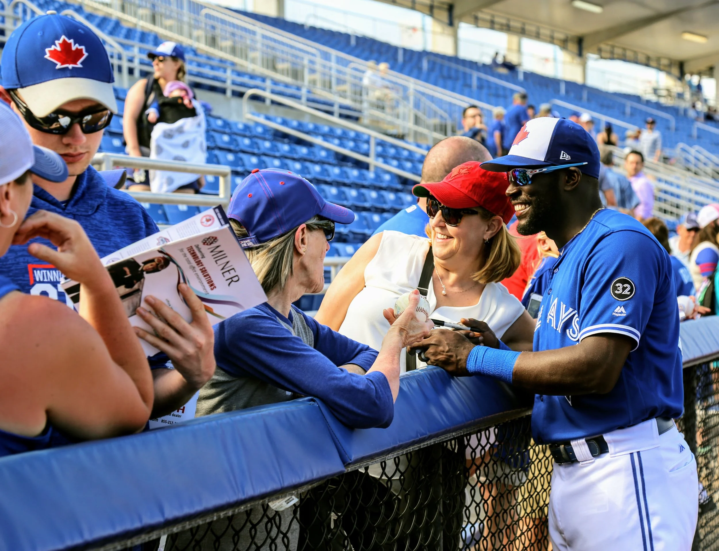 Blue Jays call up Alford, send down Petricka