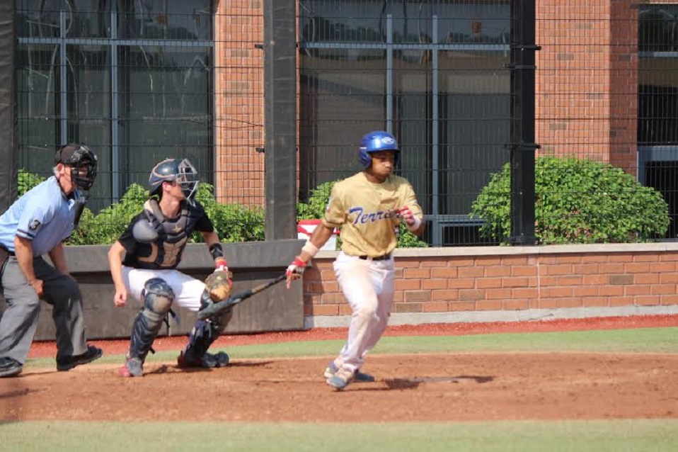 Elliott: Terriers' Hammill hits well, runs well, acts well