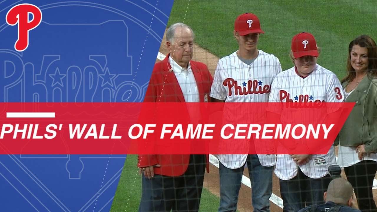 Blue Jays legends Gillick, Halladay inducted into Phillies Wall of Fame