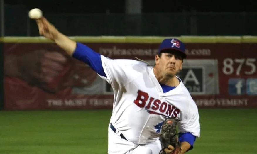 Canuck moves: Case, Dykxhoorn, Jones, Spiwak 