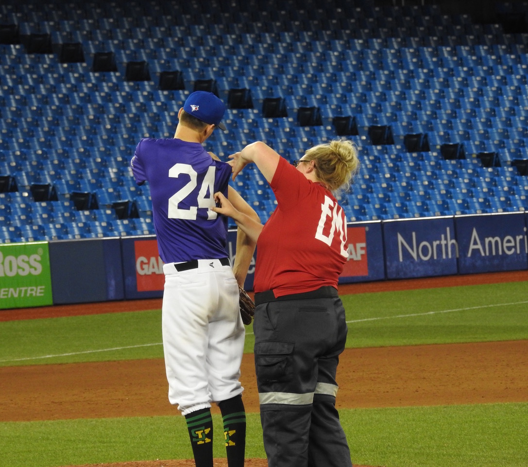 Quebec scores late to earn tie with Prairies at T12