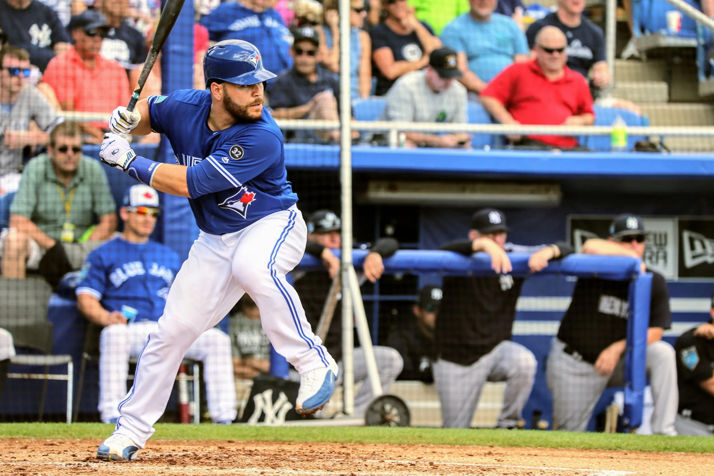 Blue Jays deal Martin to Dodgers, avoid arbitration with five players