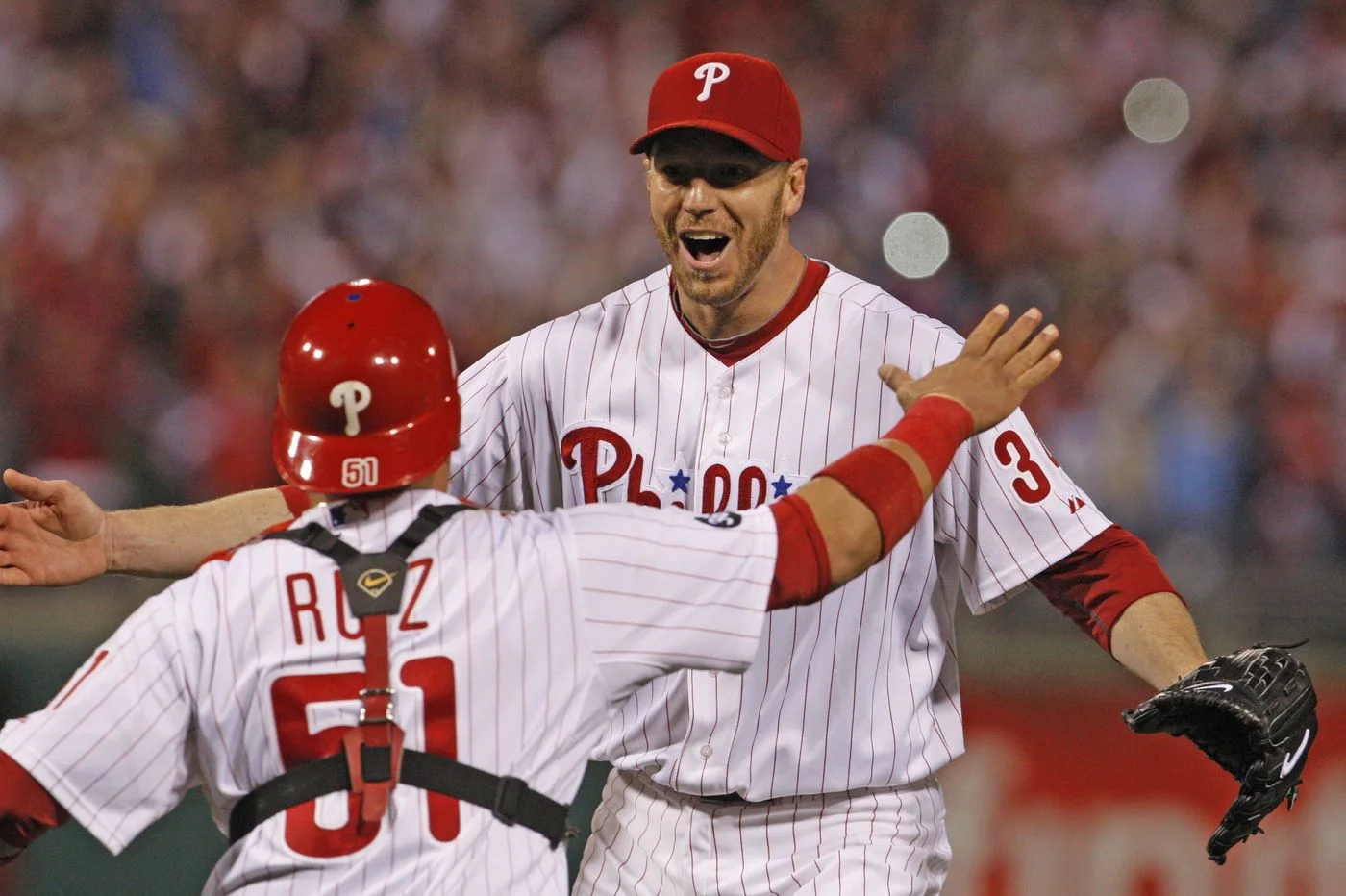 Phillies pay tribute to Roy Halladay 