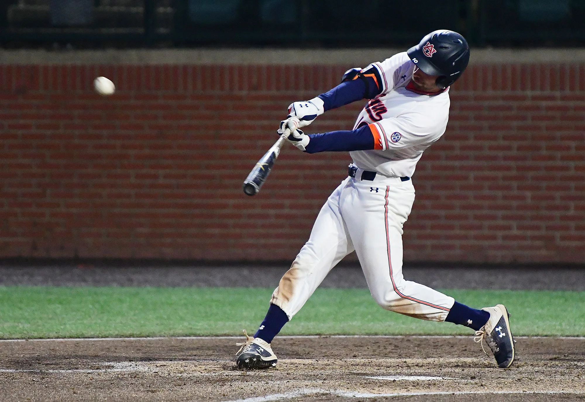 Julien homers again to help Auburn to win