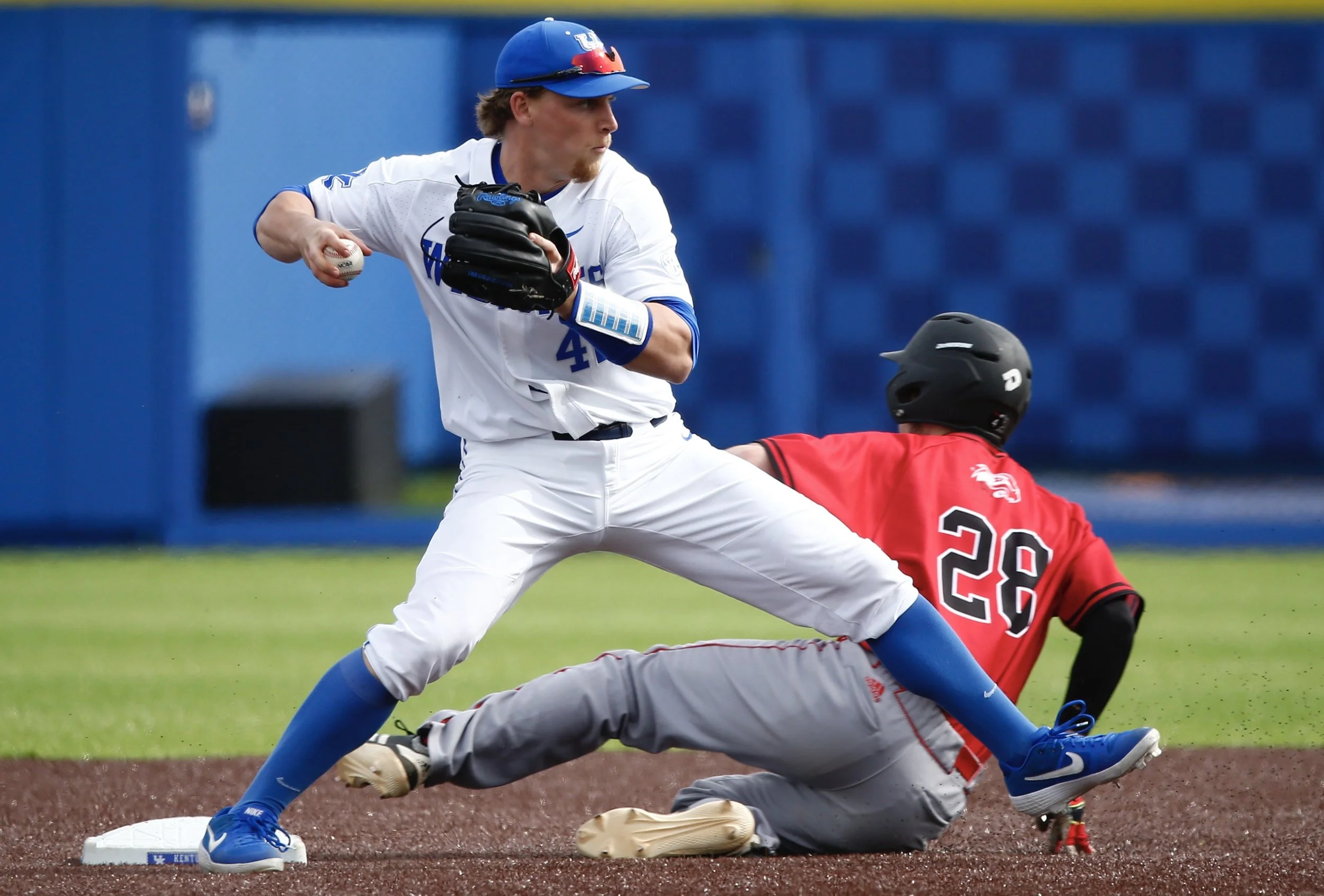 Curtis records three hits in Kentucky's loss to LSU