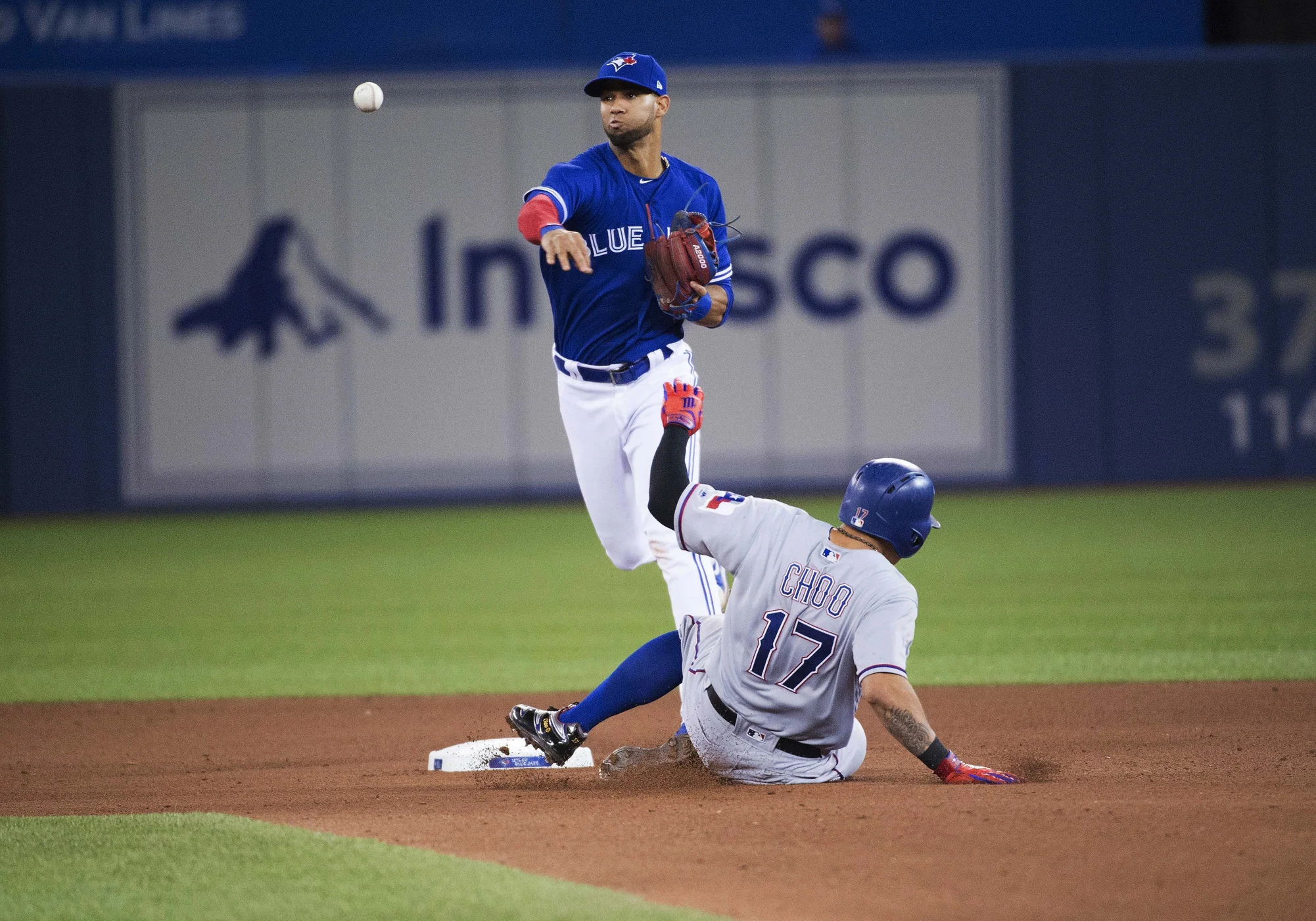 Jays demote Gurriel Jr., call up Sogard, Borucki to 60-day IL