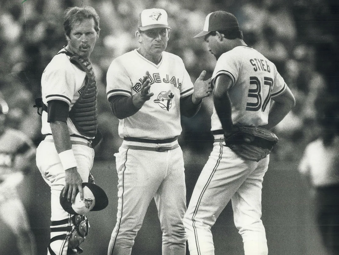 Elliott: Oakland infield cruel place for Shoemaker, Stieb