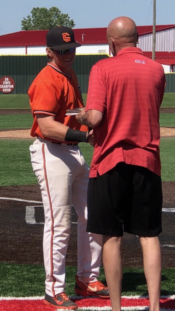 Ontario Nationals alum David Mendham (Dorchester, Ont.) (left) continued his torrid hitting for the Connors State Cowboys. He is now hitting .421 with 14 home runs and 84 RBIs in 59 games this season.
