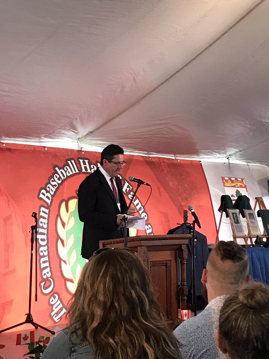 Thanks to being close to his Sebringville, Ont., home for his Canadian Baseball Hall of Fame induction, highly respected coach Rob Thomson will be able to spend Father’s Day with his daughters Chrissy and Jacquie for the first time today. Photo: Canadian Baseball Hall of Fame