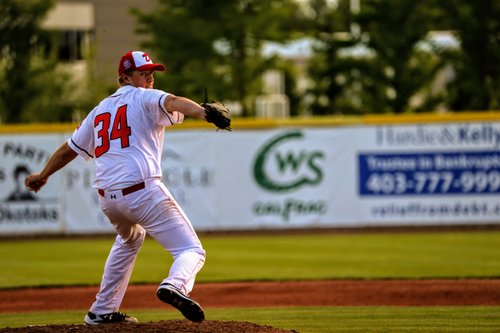 Graham Brunner (Okotoks, Alta.) allowed just one hit in five innings to lead the Okotoks Dawgs to an 8-1 win over the Lethbridge Bulls on Sunday. Photo: Okotoks Dawgs (file photo).